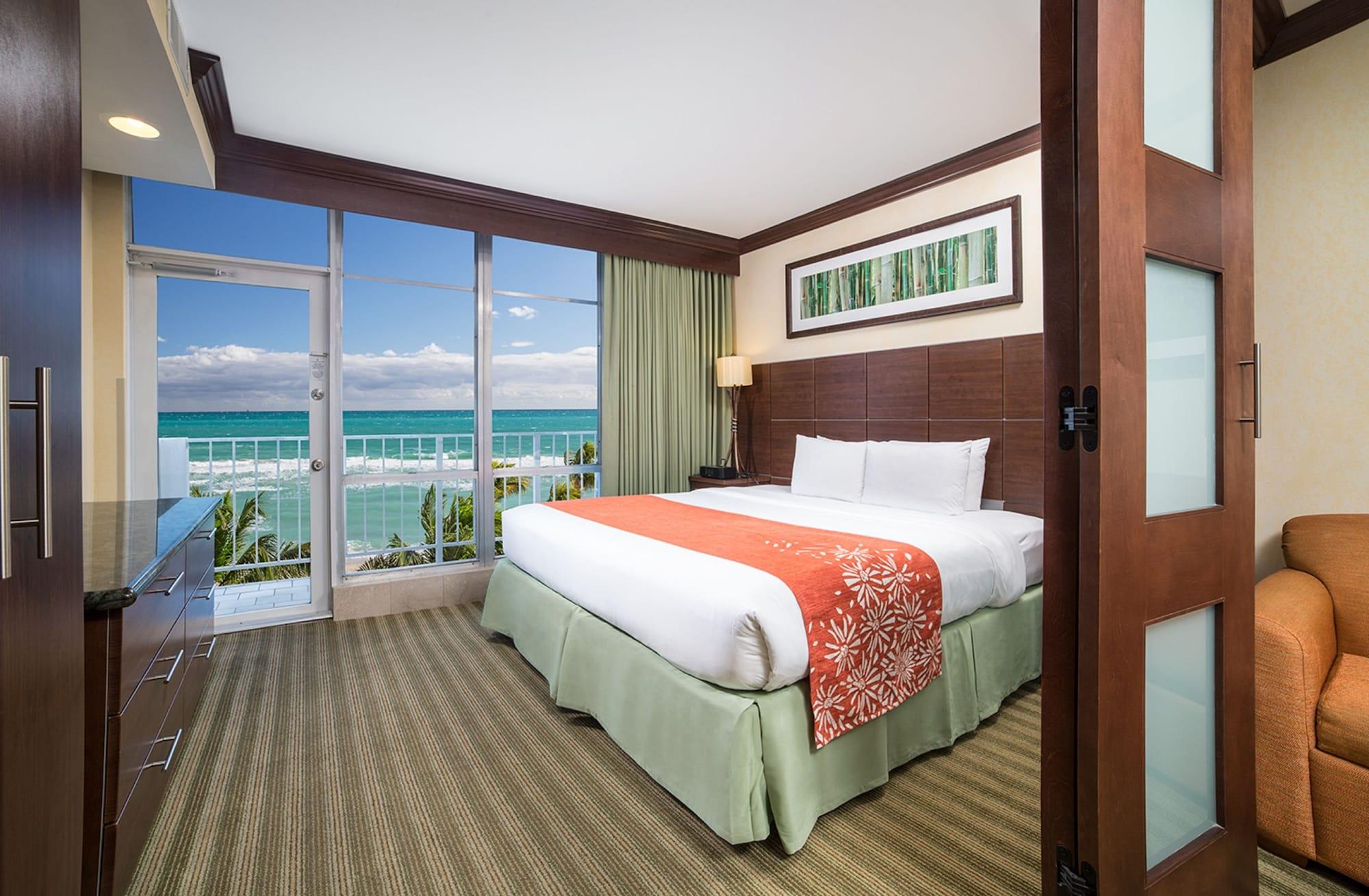 Resort Newport Beachside Hotel&resort
