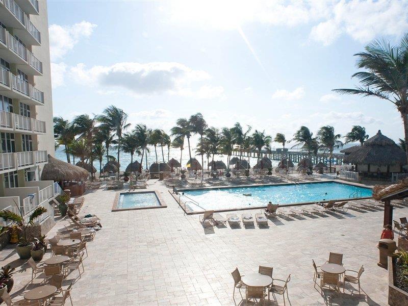 Resort Newport Beachside Hotel&resort