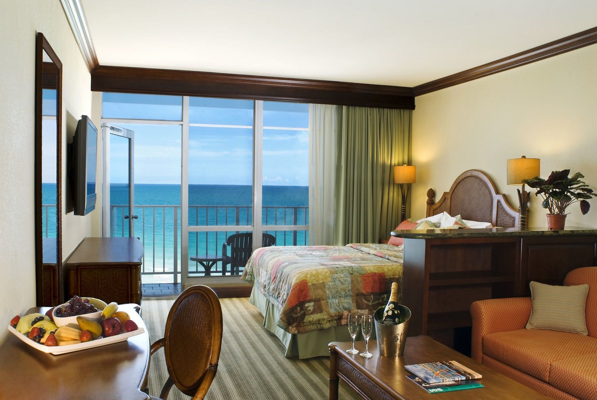 Resort Newport Beachside & 4*