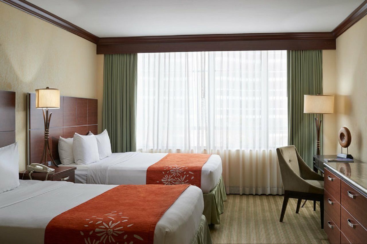 Resort Newport Beachside Hotel&resort
